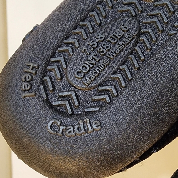 ISOTONER black Arch Contour memory foam Black Slippers size 7.5-8 - Picture 4 of 12